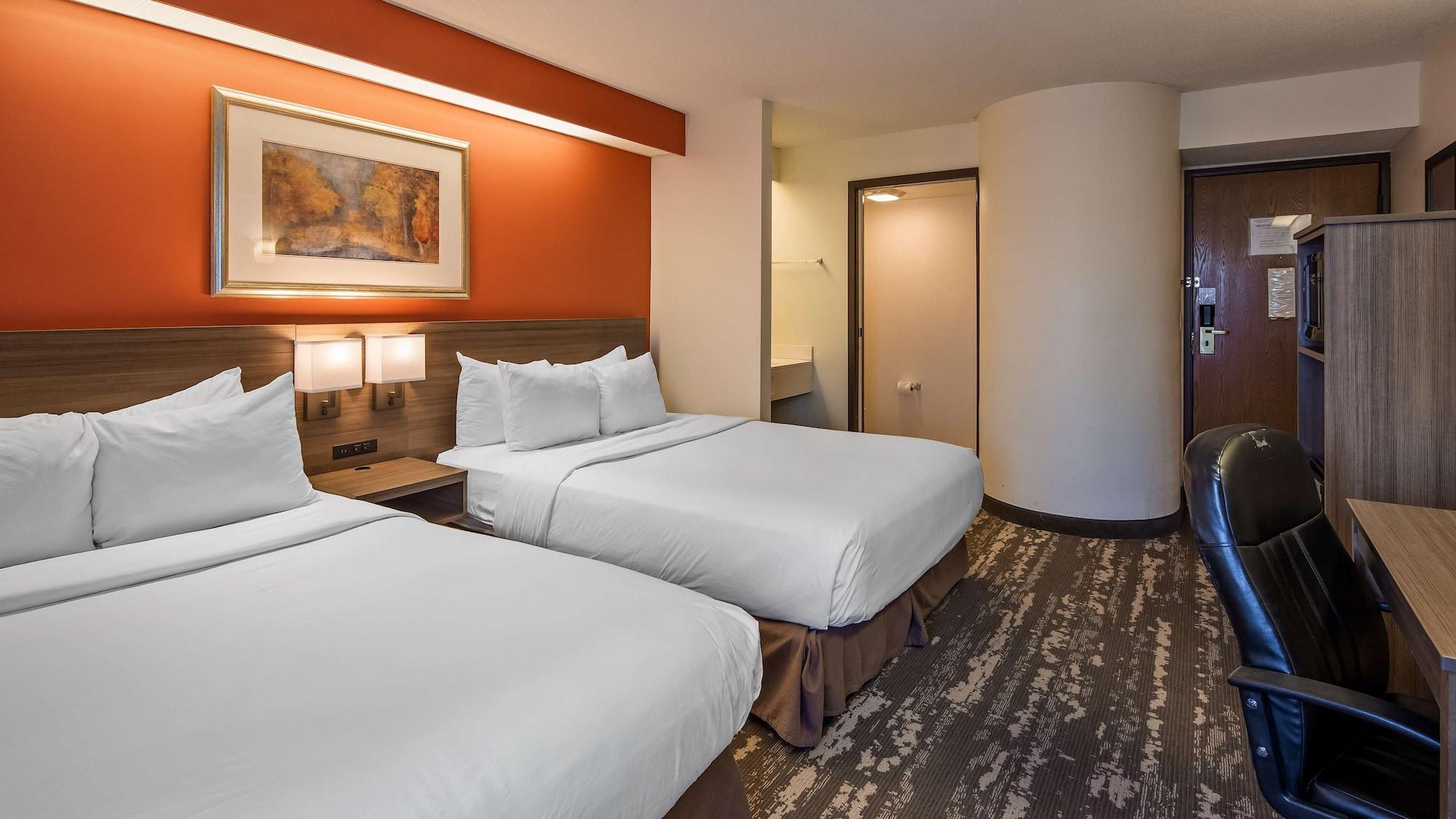 Charlevoix Inn & Suites Surestay Collection By Best Western Exteriör bild