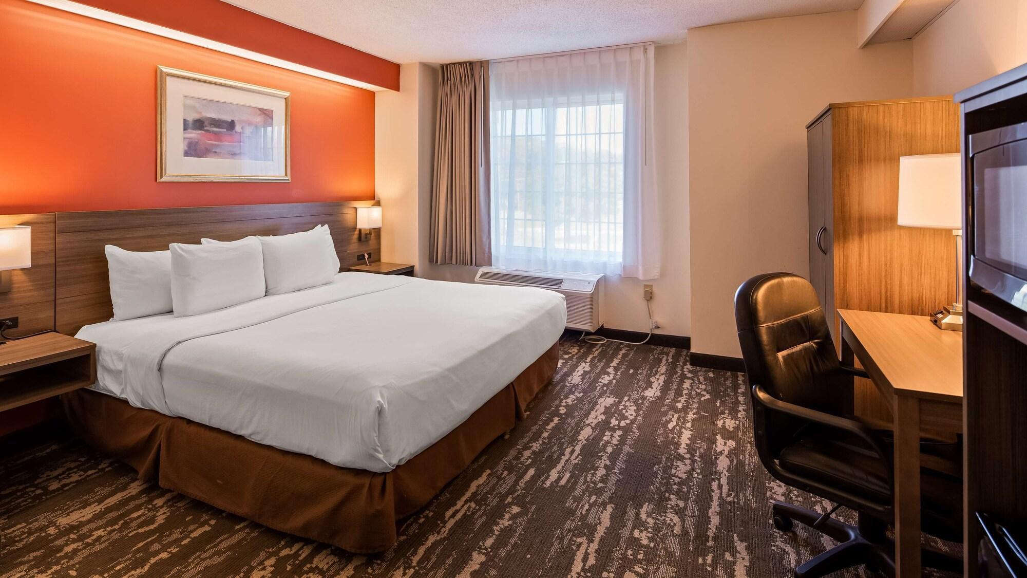 Charlevoix Inn & Suites Surestay Collection By Best Western Exteriör bild