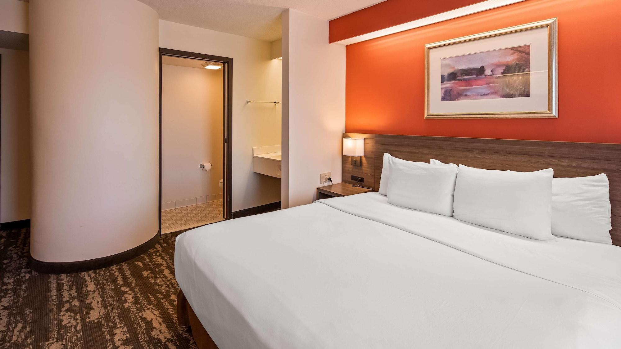 Charlevoix Inn & Suites Surestay Collection By Best Western Exteriör bild