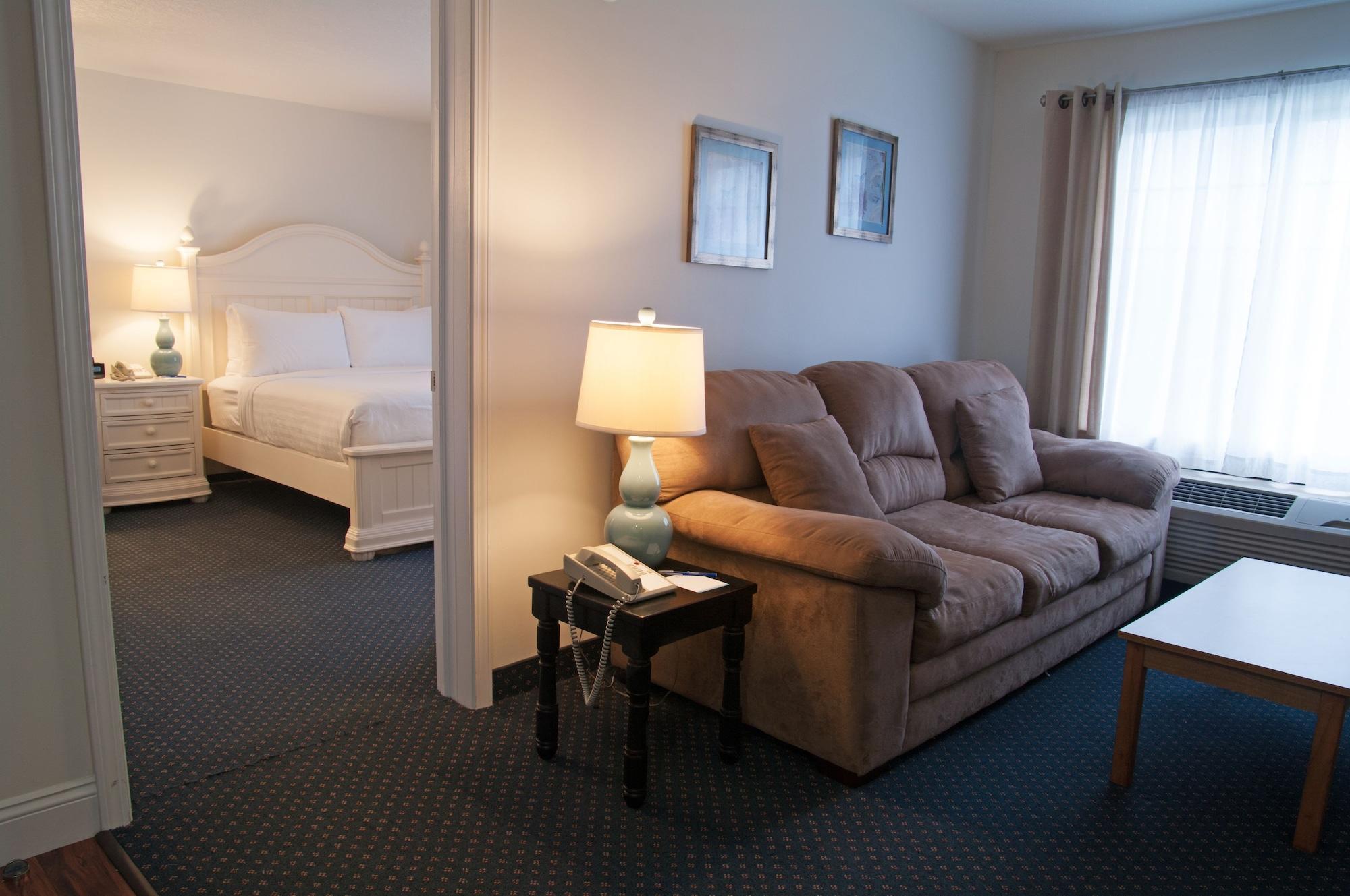 Charlevoix Inn & Suites Surestay Collection By Best Western Exteriör bild