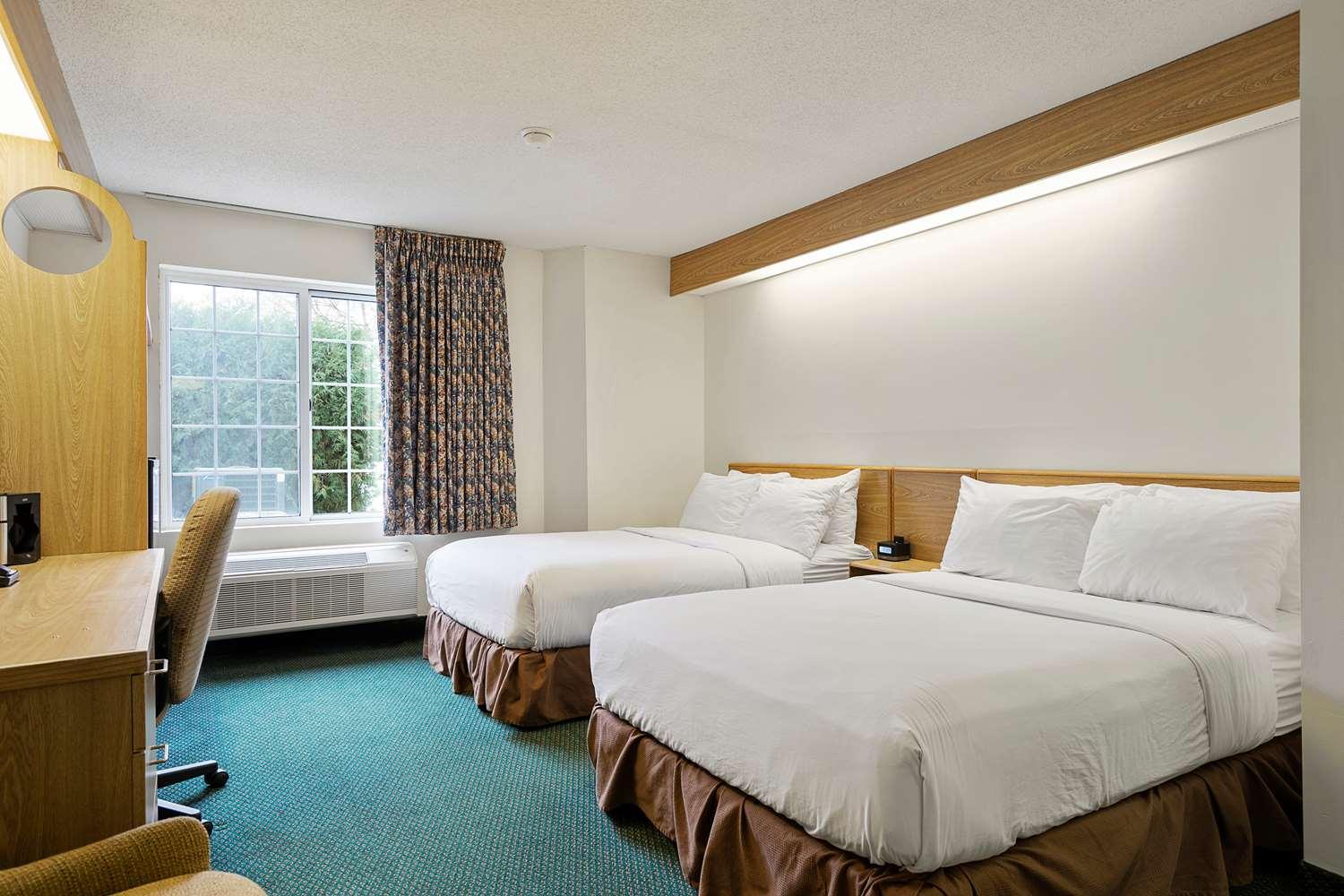 Charlevoix Inn & Suites Surestay Collection By Best Western Exteriör bild