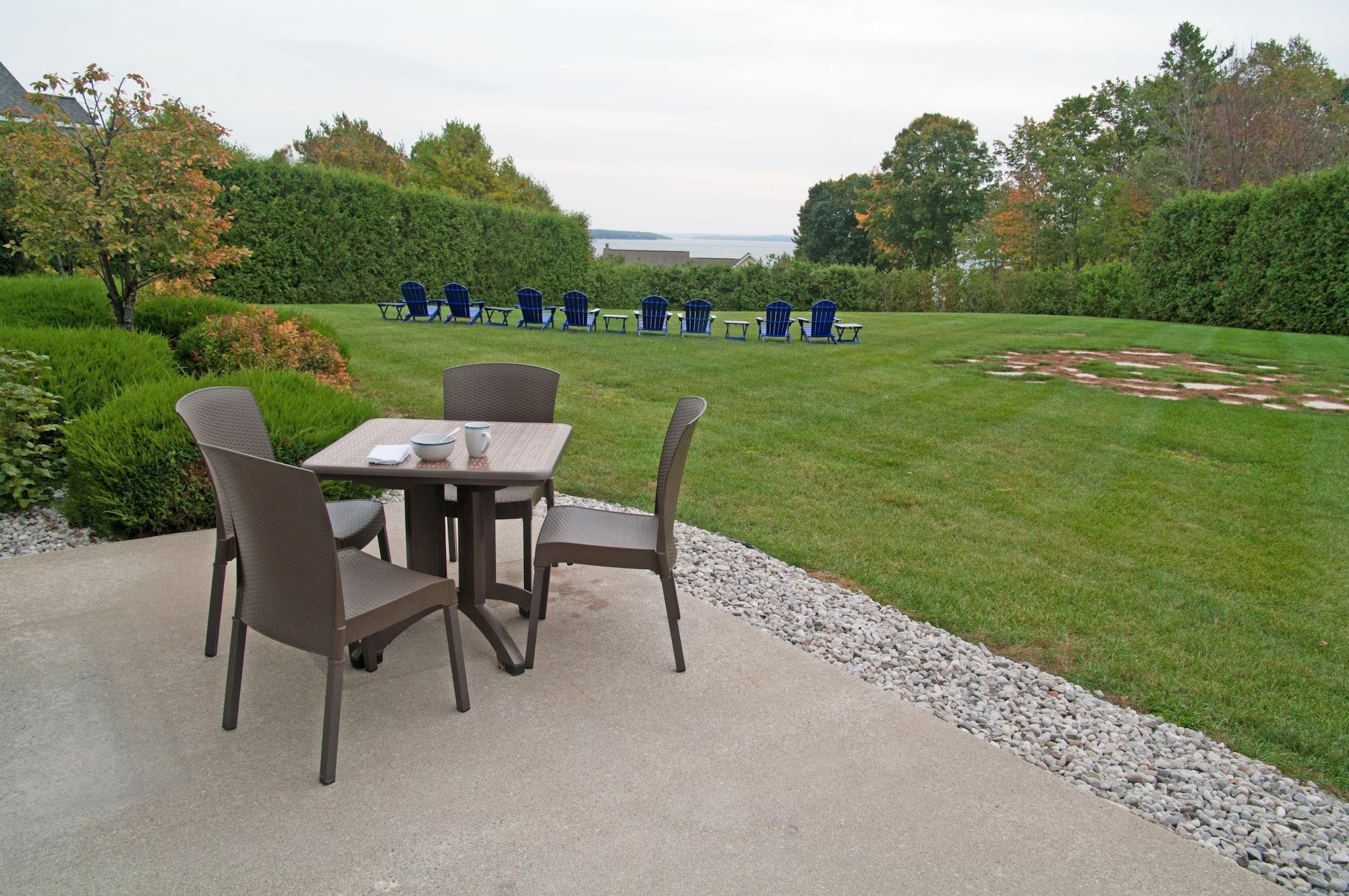 Charlevoix Inn & Suites Surestay Collection By Best Western Exteriör bild