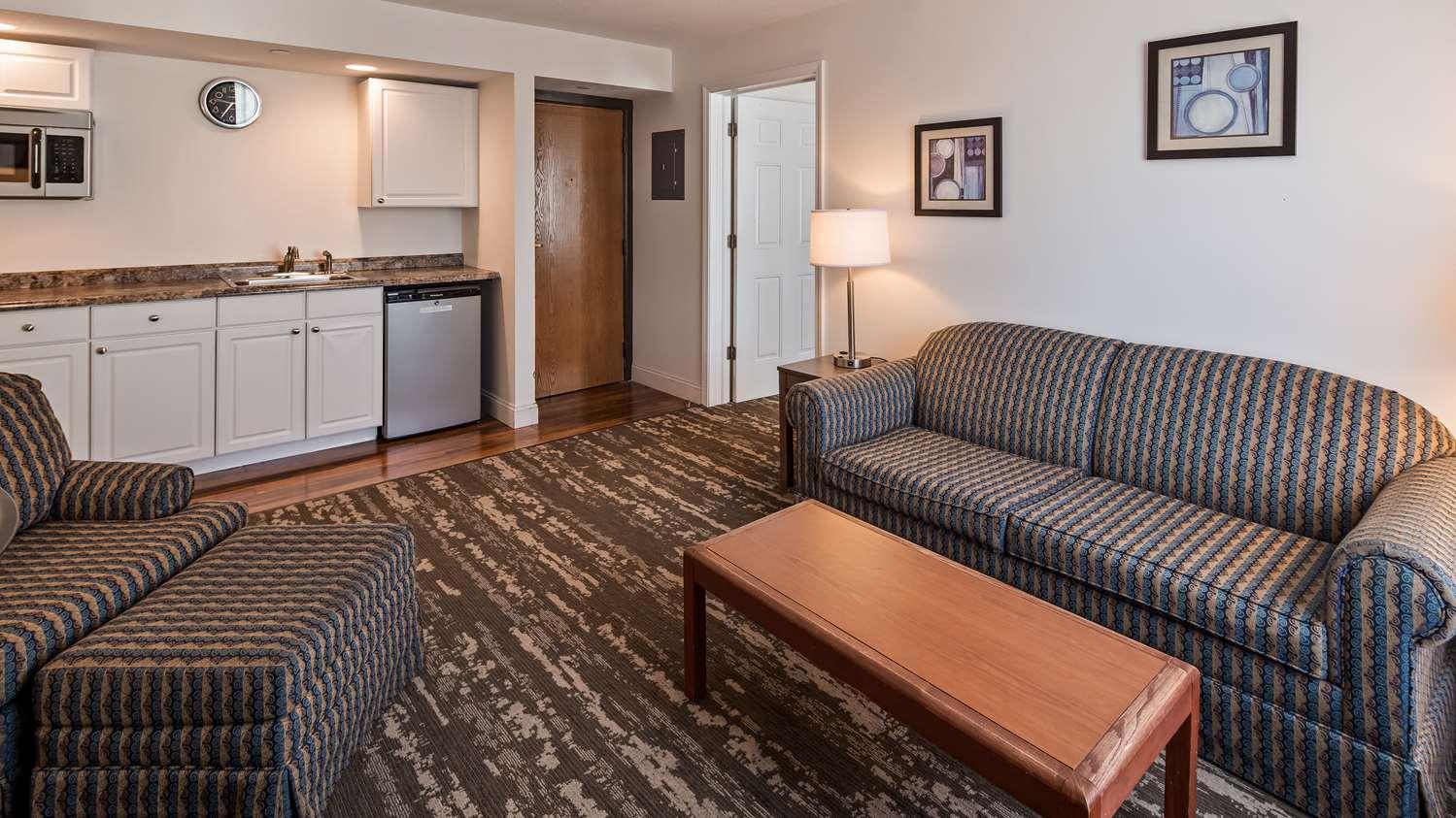 Charlevoix Inn & Suites Surestay Collection By Best Western Exteriör bild