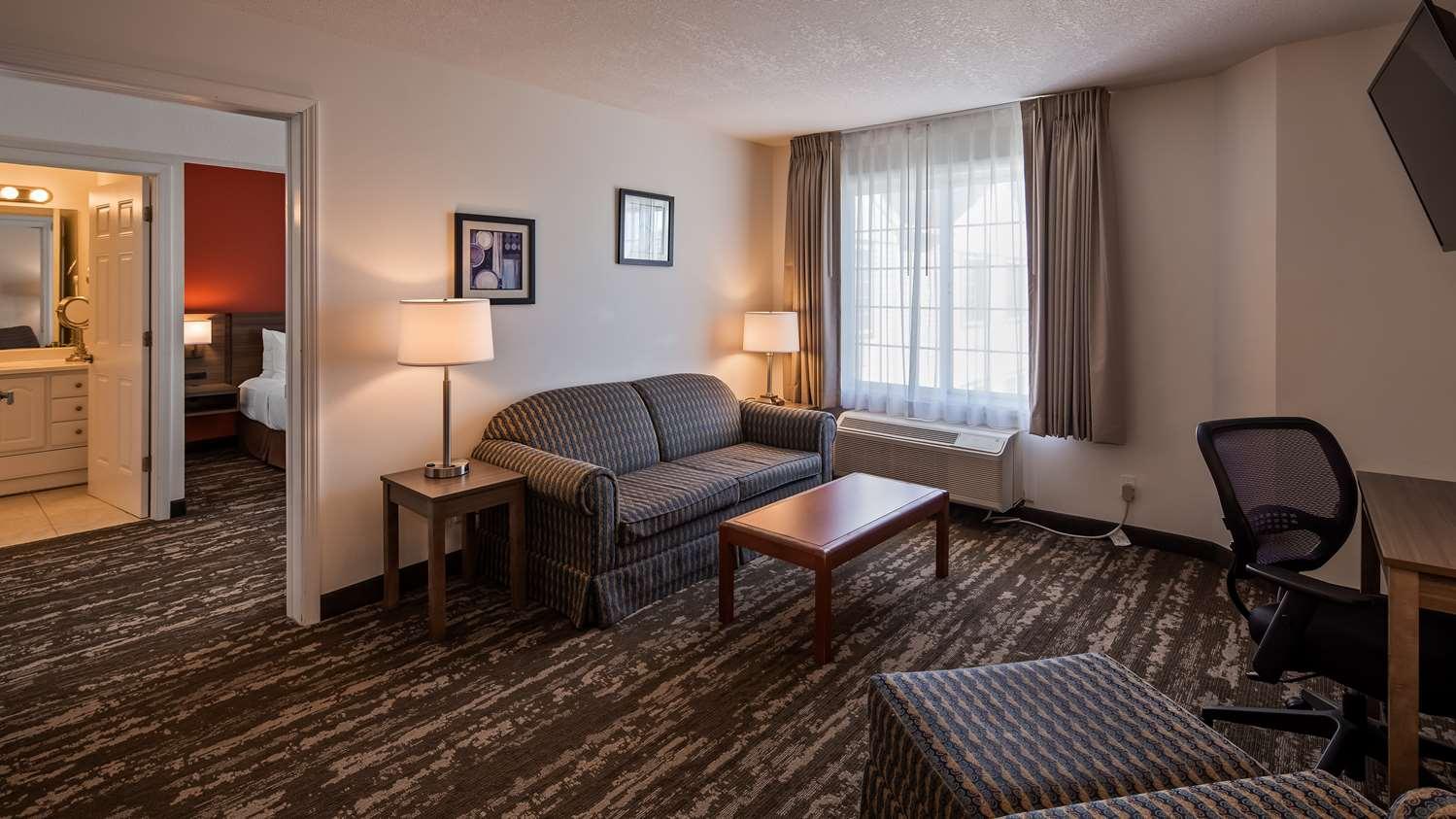 Charlevoix Inn & Suites Surestay Collection By Best Western Exteriör bild