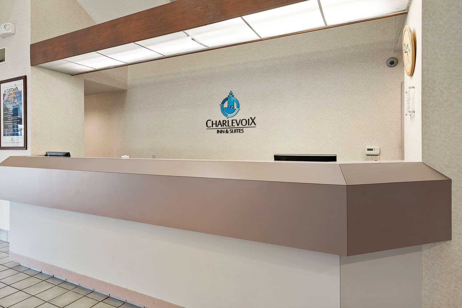 Charlevoix Inn & Suites Surestay Collection By Best Western Exteriör bild