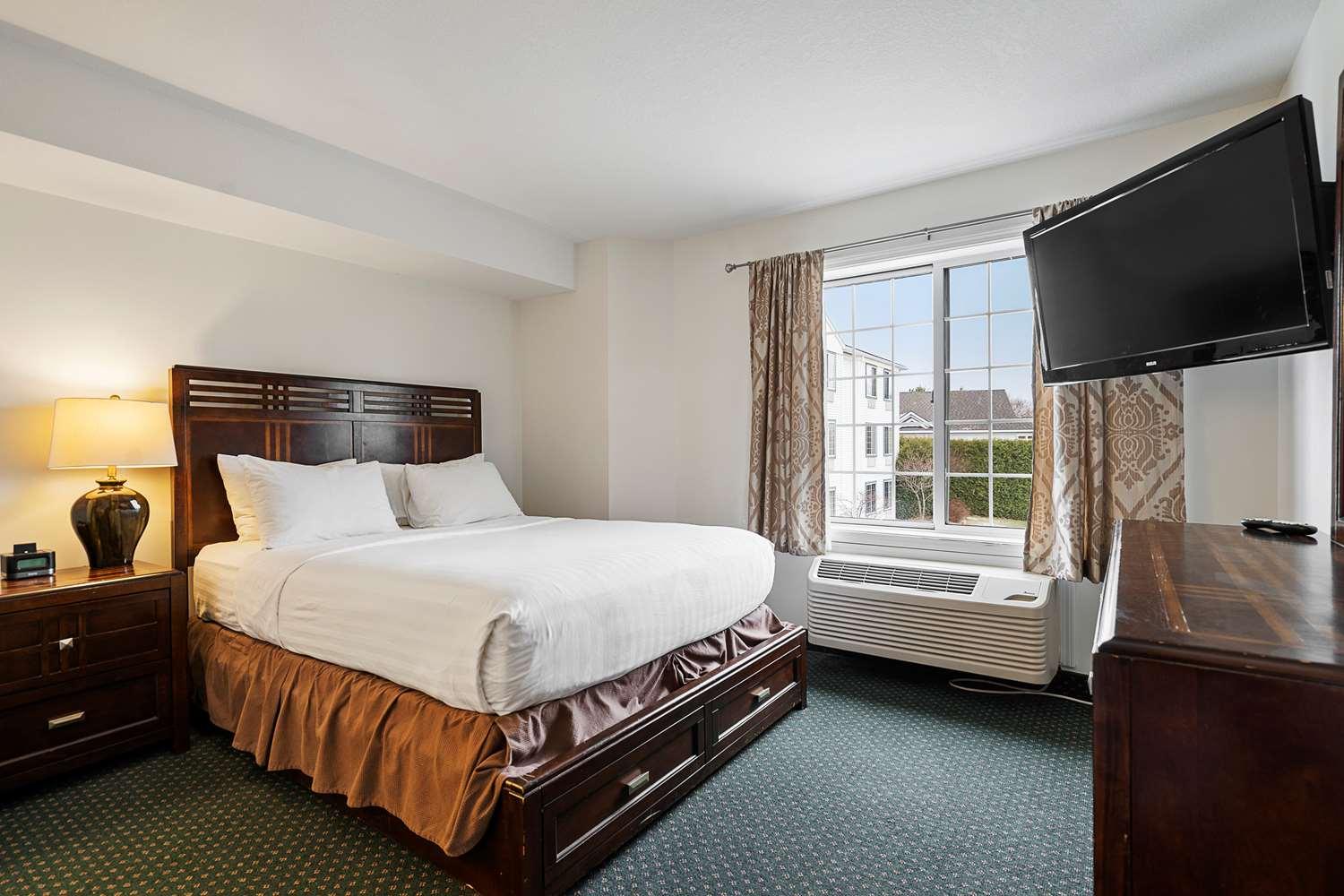 Charlevoix Inn & Suites Surestay Collection By Best Western Exteriör bild