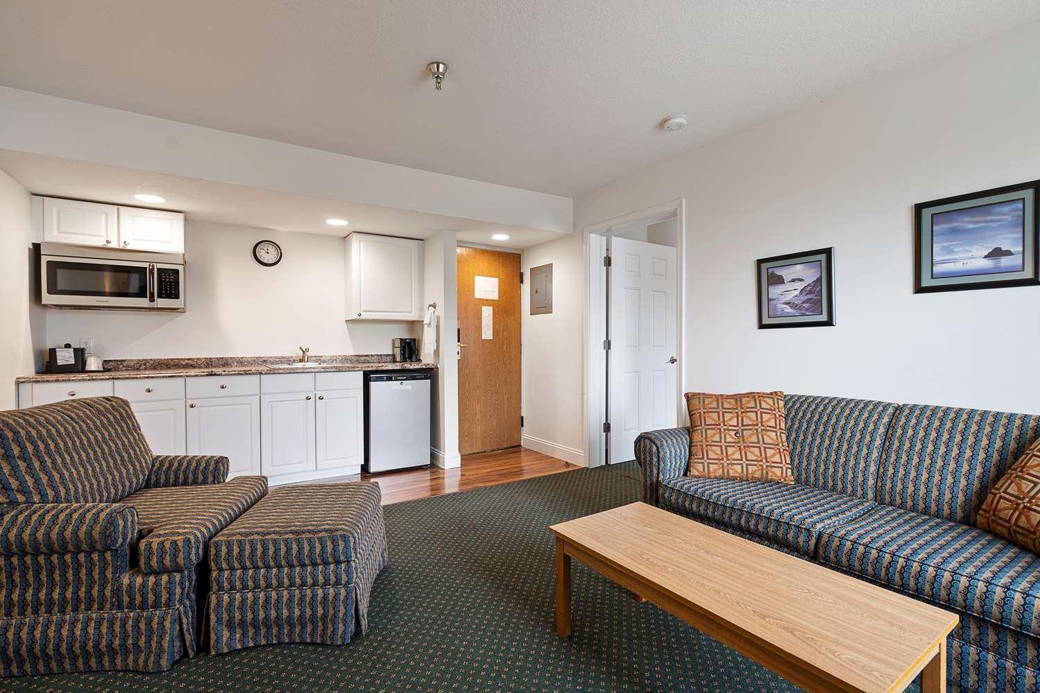Charlevoix Inn & Suites Surestay Collection By Best Western Exteriör bild